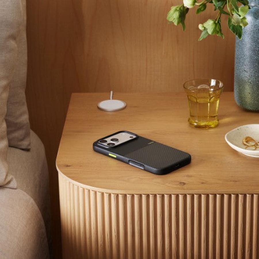 Apple Beats iPhone 17 Pro Max Rugged Case with MagSafe and Camera Control – Everest Black - GKN Direct