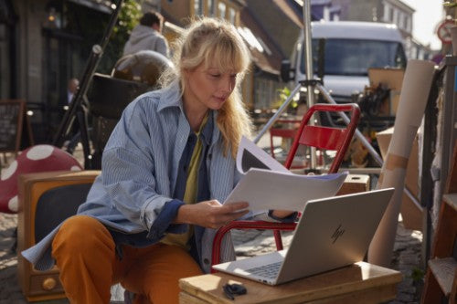 Poly Voyager 5200 Office Headset +USB-C to Micro USB Cable